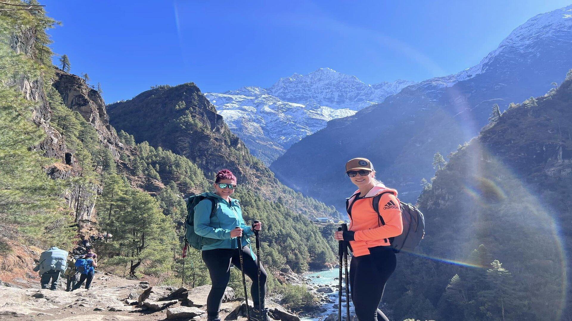 trekkers-climbing-trail-phakding-to-namche-bazaar.jpg Trekkers climbing the trail from Phakding to Namche Bazaar